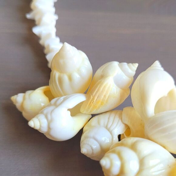 New! White & Yellow Summer Shell Necklace Puka Light Pastel - Picture 2 of 6